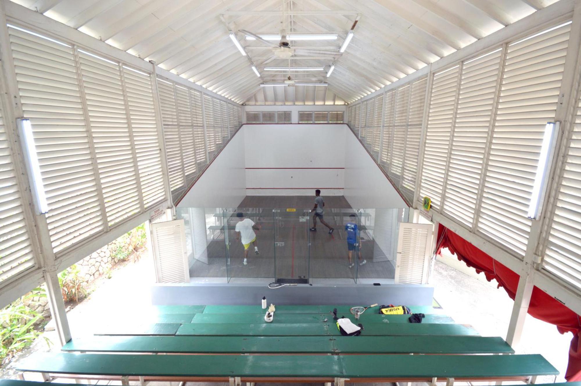 The Liguanea Club Hotel Kingston Bagian luar foto