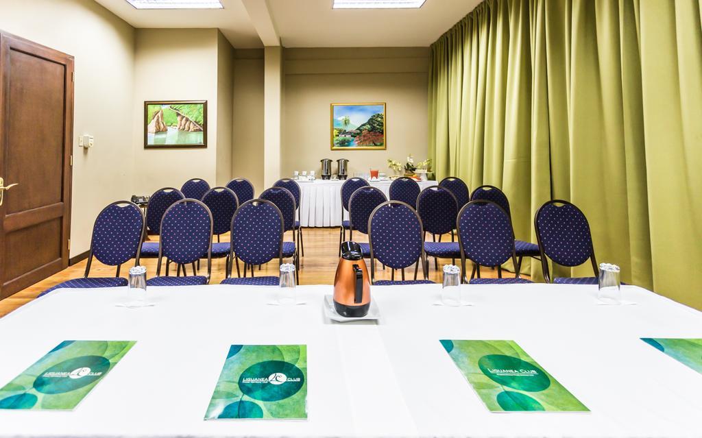 The Liguanea Club Hotel Kingston Bagian luar foto