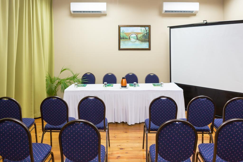 The Liguanea Club Hotel Kingston Bagian luar foto