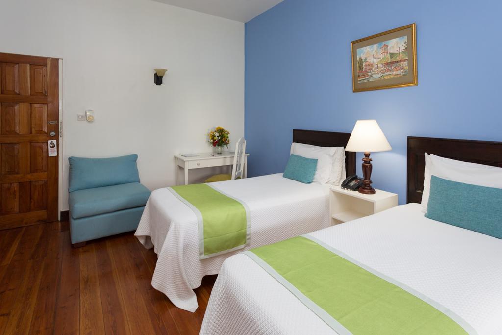 The Liguanea Club Hotel Kingston Bagian luar foto