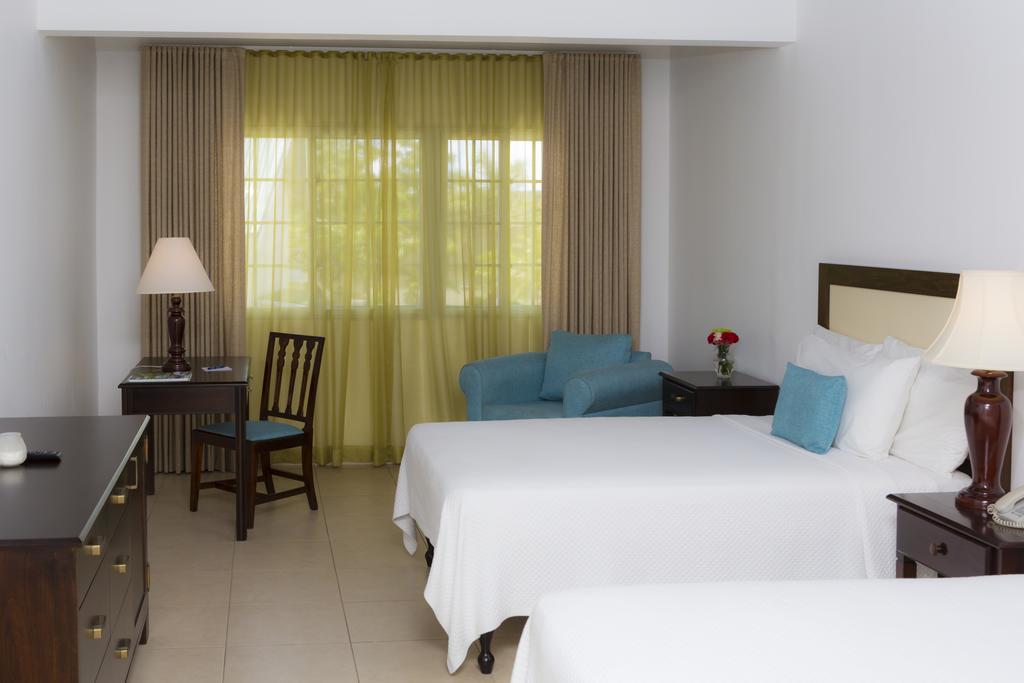 The Liguanea Club Hotel Kingston Bagian luar foto