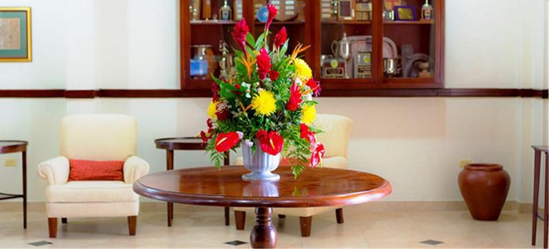 The Liguanea Club Hotel Kingston Bagian luar foto