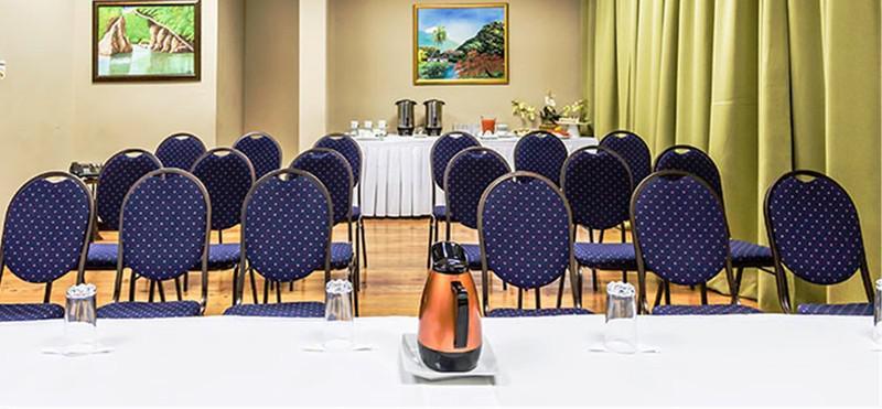The Liguanea Club Hotel Kingston Bagian luar foto