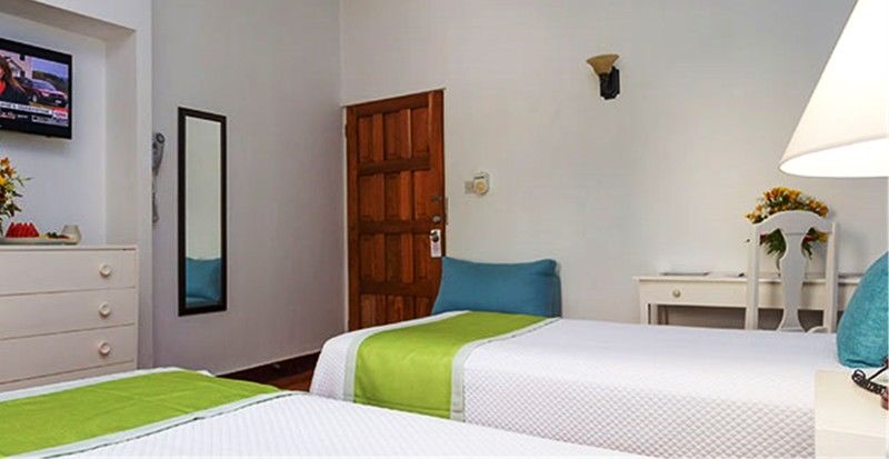 The Liguanea Club Hotel Kingston Bagian luar foto