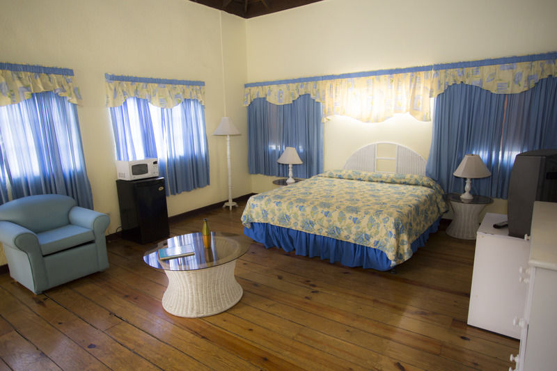 The Liguanea Club Hotel Kingston Bagian luar foto
